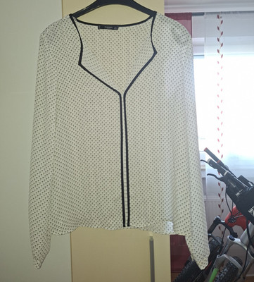 MANGO Basics Damen Bluse Gr. S Weiß/Schwarz Print Langarm V-Ausschnitt