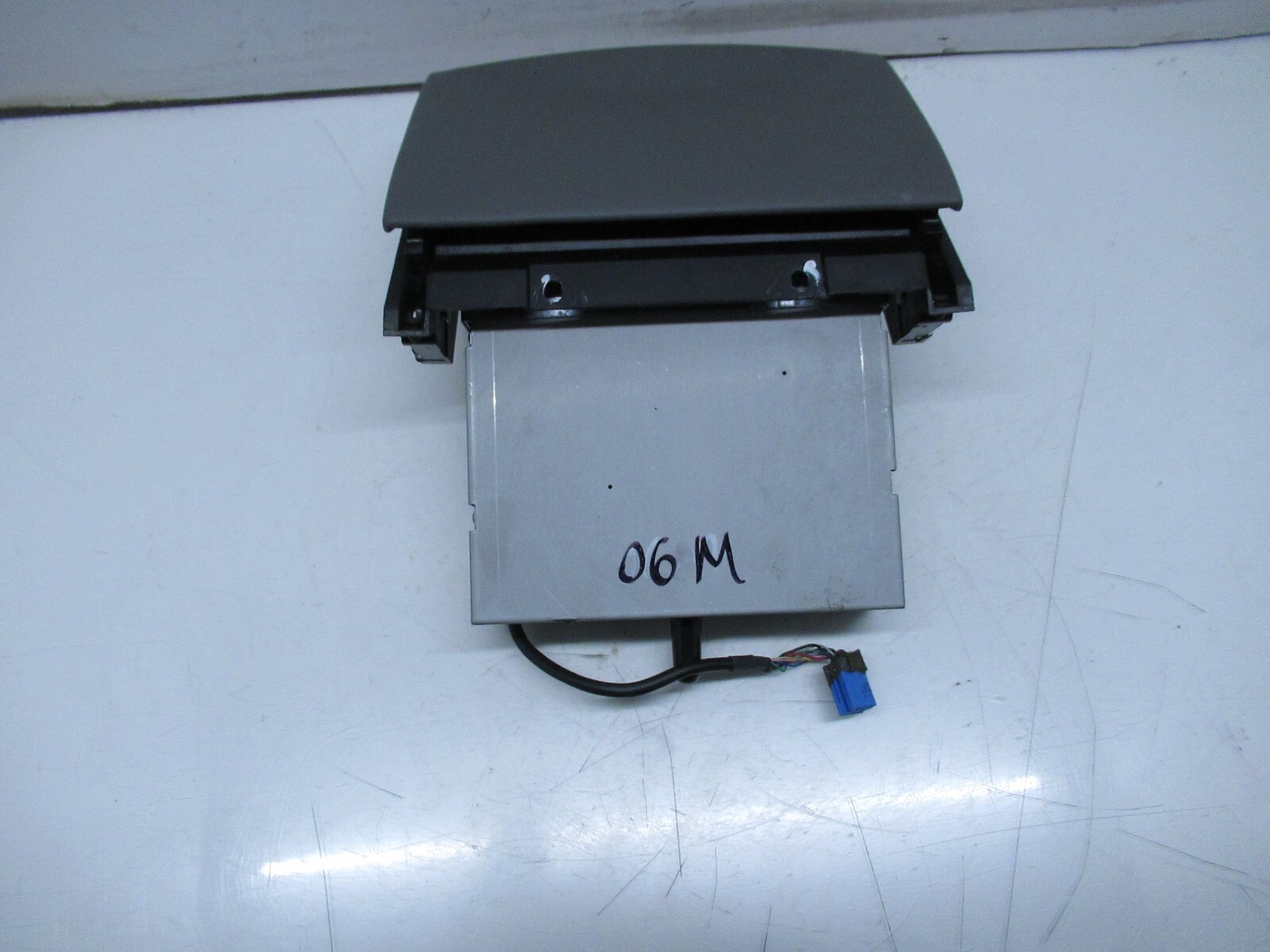 04-08 MASERATI QUATTROPORTE CD CHANGER STORAGE COMPARTMENT OEM