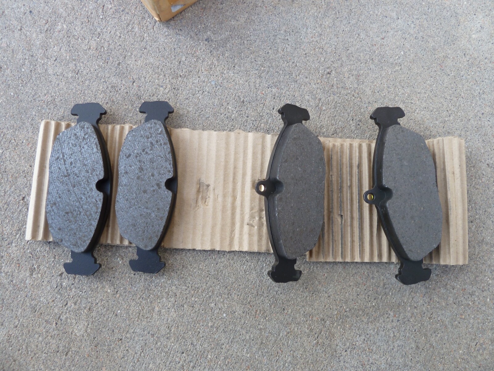 NEW 1997-99 Aston Martin DB7 Genuine Factory Rear Brake Pad Kit Set Pads 