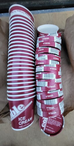 LOT OF 25 VINTAGE NOS COBLE ICE CREAM CONTAINERS WITH LIDS - Picture 3 of 9