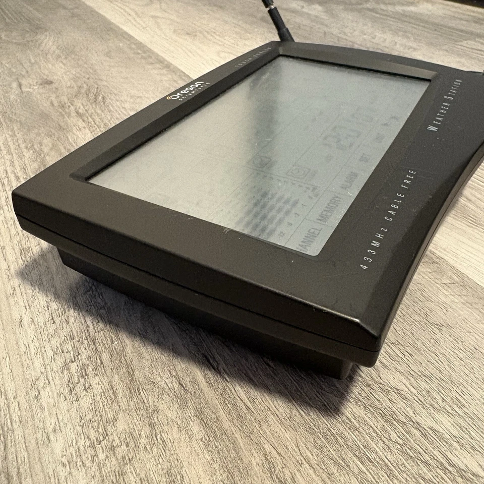 Oregon Scientific WMR968 Weather Station Cable Free Touchscreen BASE ONLY Works - Image 2 of 4
