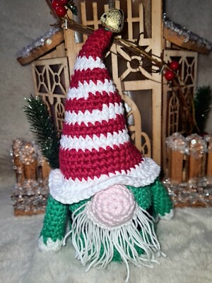 Handgefertigte gehäkelte Amigurumi Weihnachtsfigur Zwerg/Gonk Dekoration