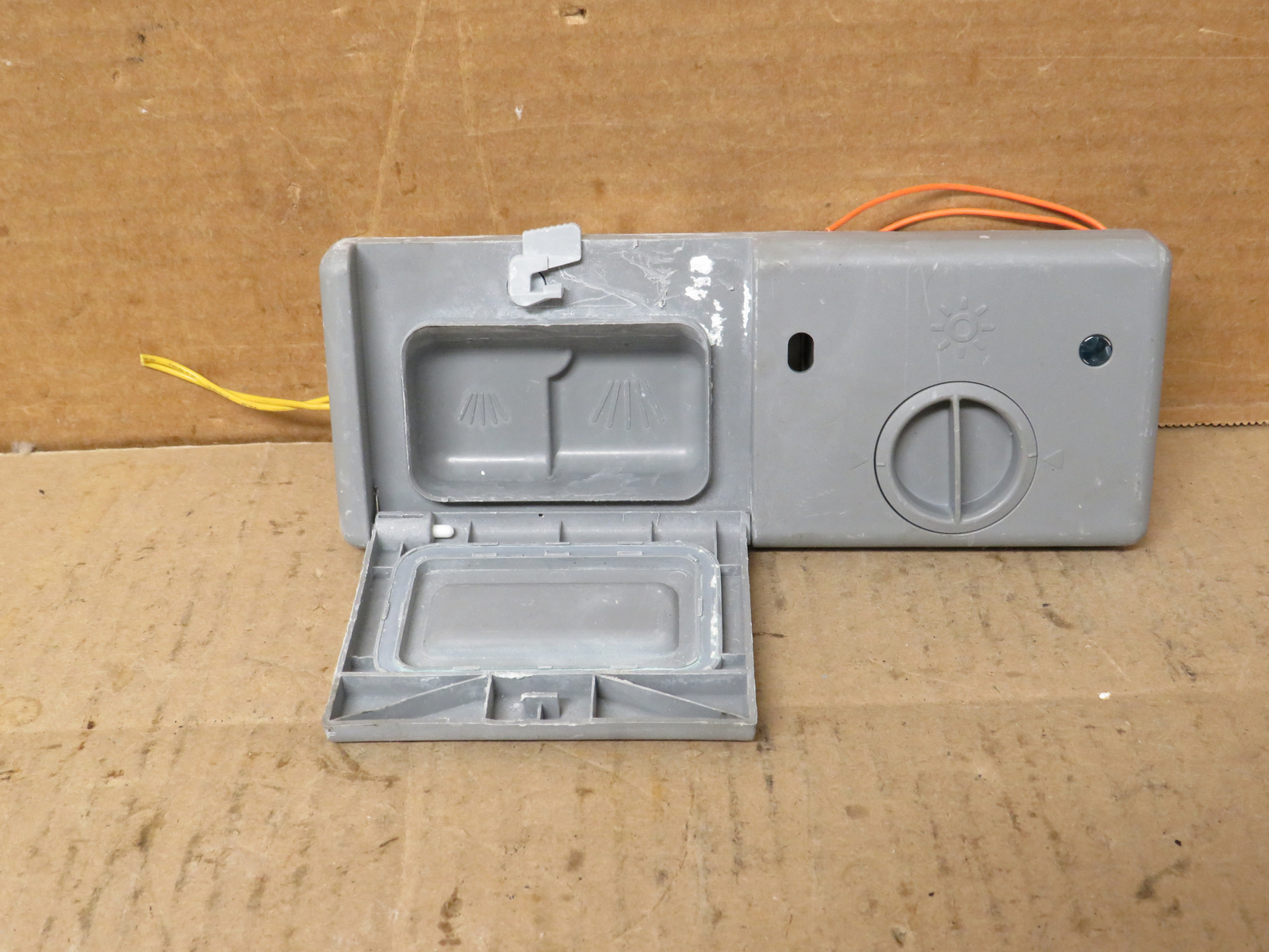 Samsung Dishwasher Detergent Dispenser Lt. wear Part DD5901001A eBay