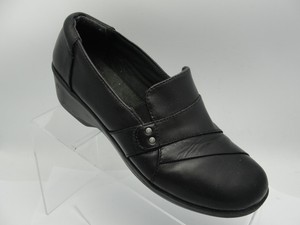 clarks nursing clogs