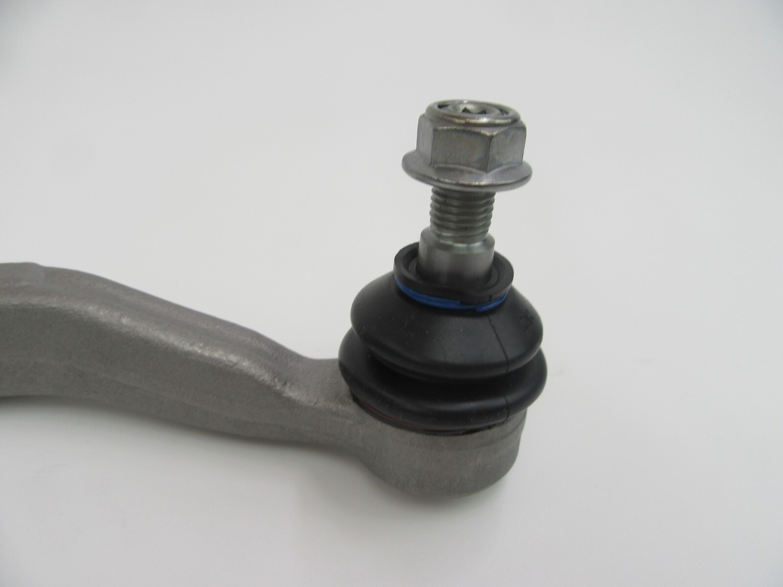 Maserati Ghibli Quattroporte right outer tie rod end
