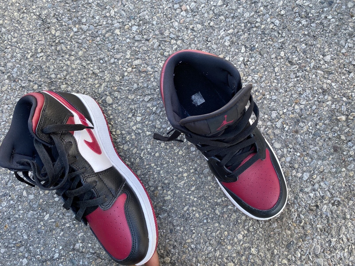 Nike Air Jordan 1 Mid Bred Toe Black Noble Red 554725-066