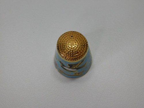 Vögel & Blumen Fingerhut Cloisonne hellblau & gold - gelb schwarz Vögel Blumen - Bild 6 von 12