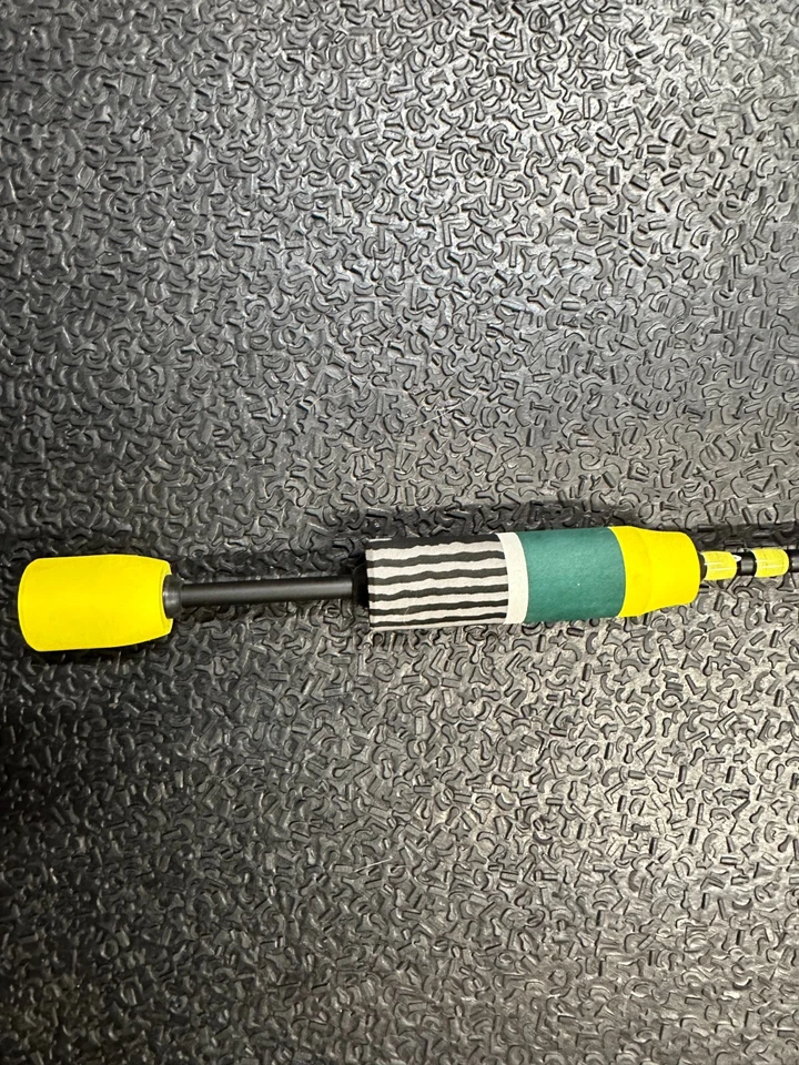 Caña de pescar en hielo The Green Hornet de JSOutfitter 32" agarre dividido, viejos gruñones Foto 2 de 4