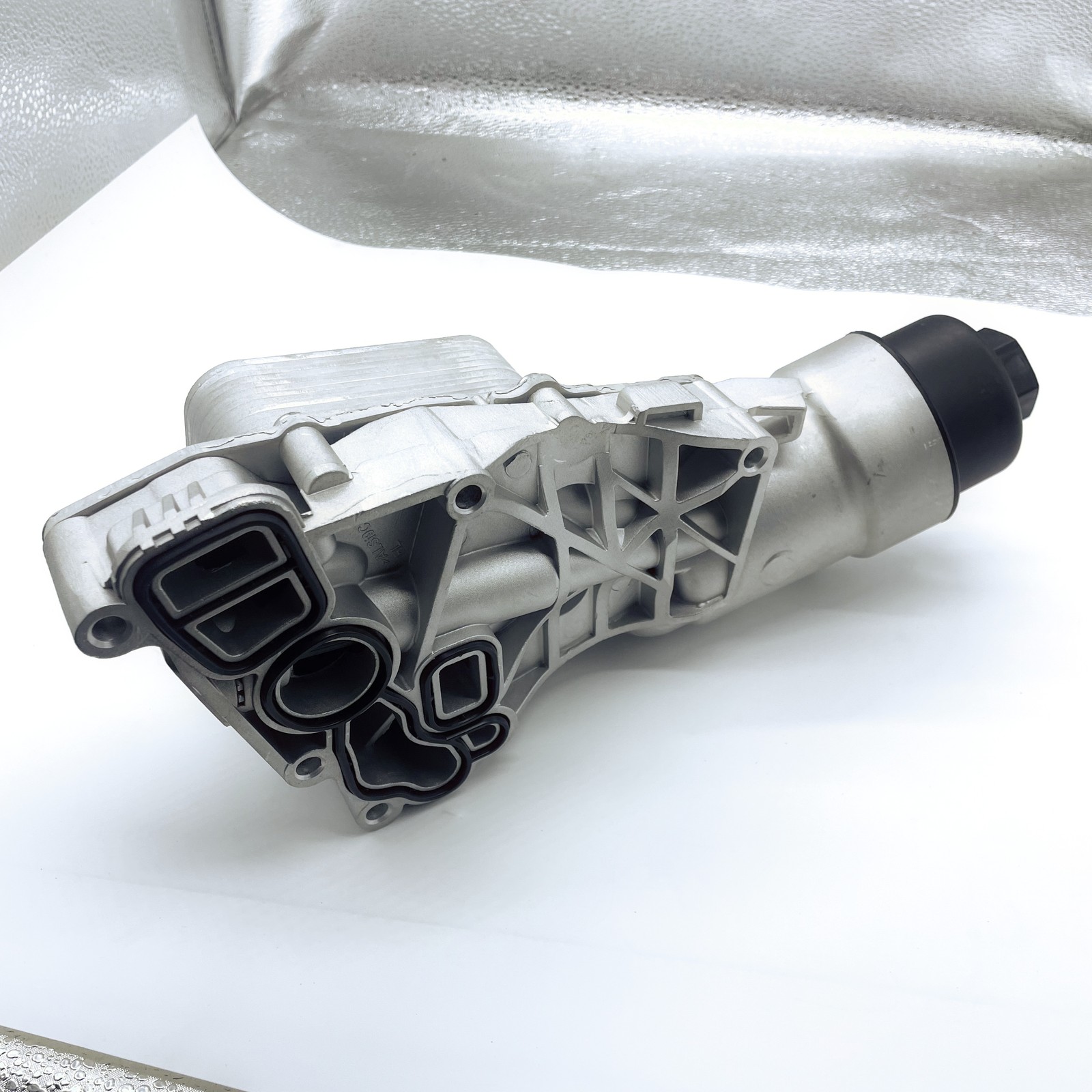 BMW i8 2014-2020 Oil filter housing