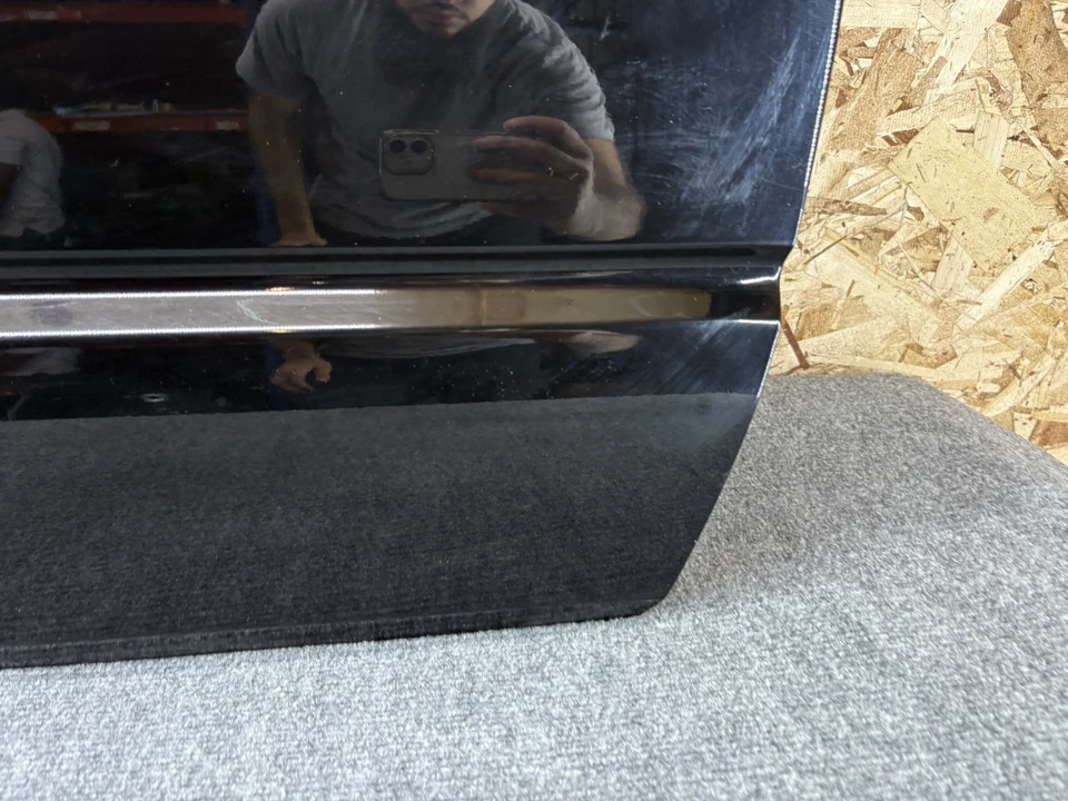 FORD THUNDERBIRD 2002-2005 RIGHT PASSENGER SIDE DOOR SHELL BLACK UA OEM - Image 4 of 4