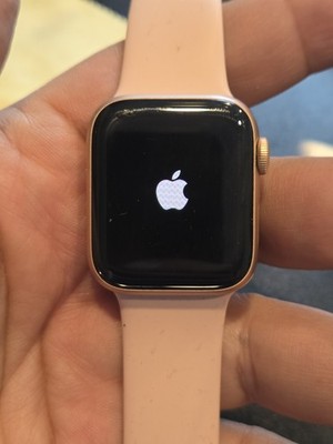 Apple Watch SE 1st or 2nd  Generation GPS Cellular 40mm No Activation Lock C202