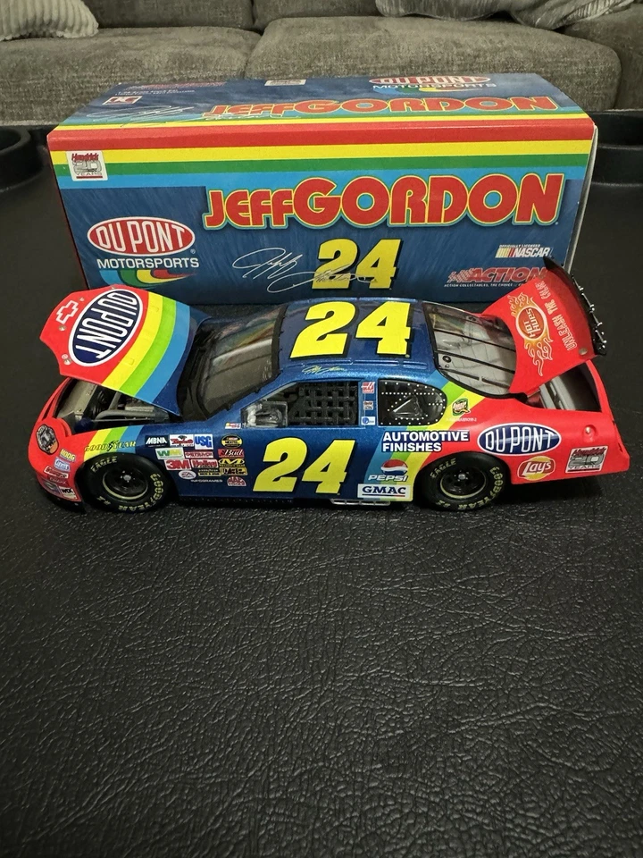 1:24-Acción-Jeff Gordon #24 Dupont/Retro Rainbow 2004 Monte Carlo Foto 2 de 4