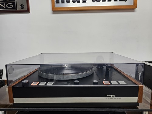 Thorens TD 126 MKII Turntable for Repair or Parts.