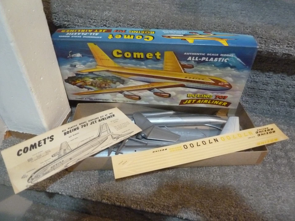 Comet All-Plastic Boeing 707 Jet Airliner Model Kit PL-800 BRAND NEW RARE - Image 3 of 4