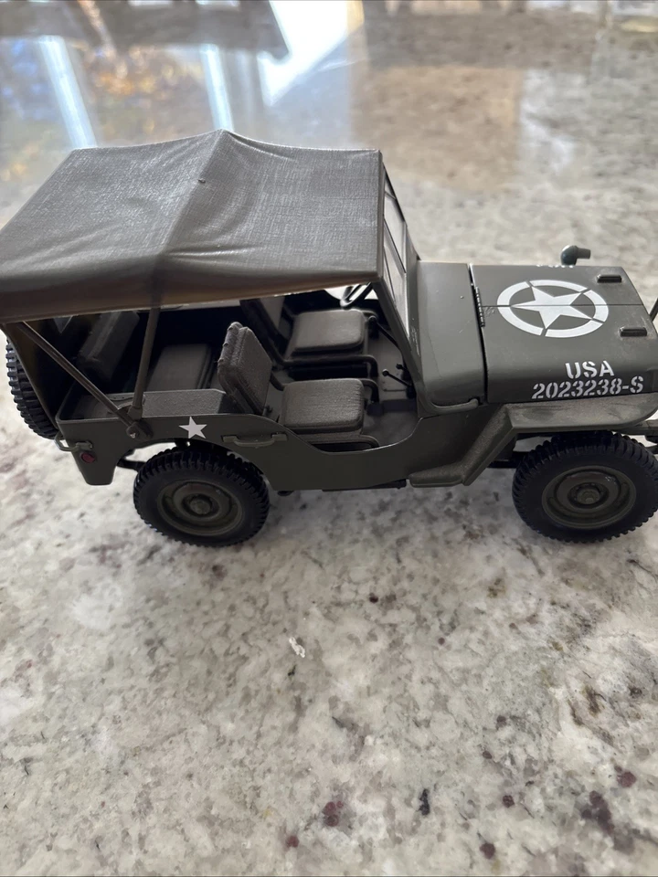 Solido Willys Jeep 1:18 Scale Die Cast Car Model US Army WWII - Image 3 of 4