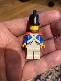 LEGO Pirates 6276: Eldorado Fortress Complete w/ Manual Mini Figures No box