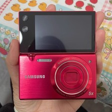 Samsung MV800 Digital Camera 16 MP 5x Optical Zoom Flip-out Touch Screen - Red
