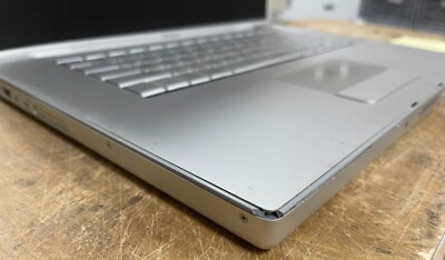 Apple MacBook Pro 15-inch March 2006 1.83GHz Intel Core Duo