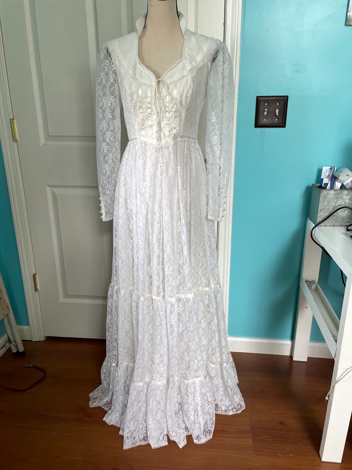 Vintage 1970s Gunne Sax Ivory Lace Wedding Dress, Cor… - Gem