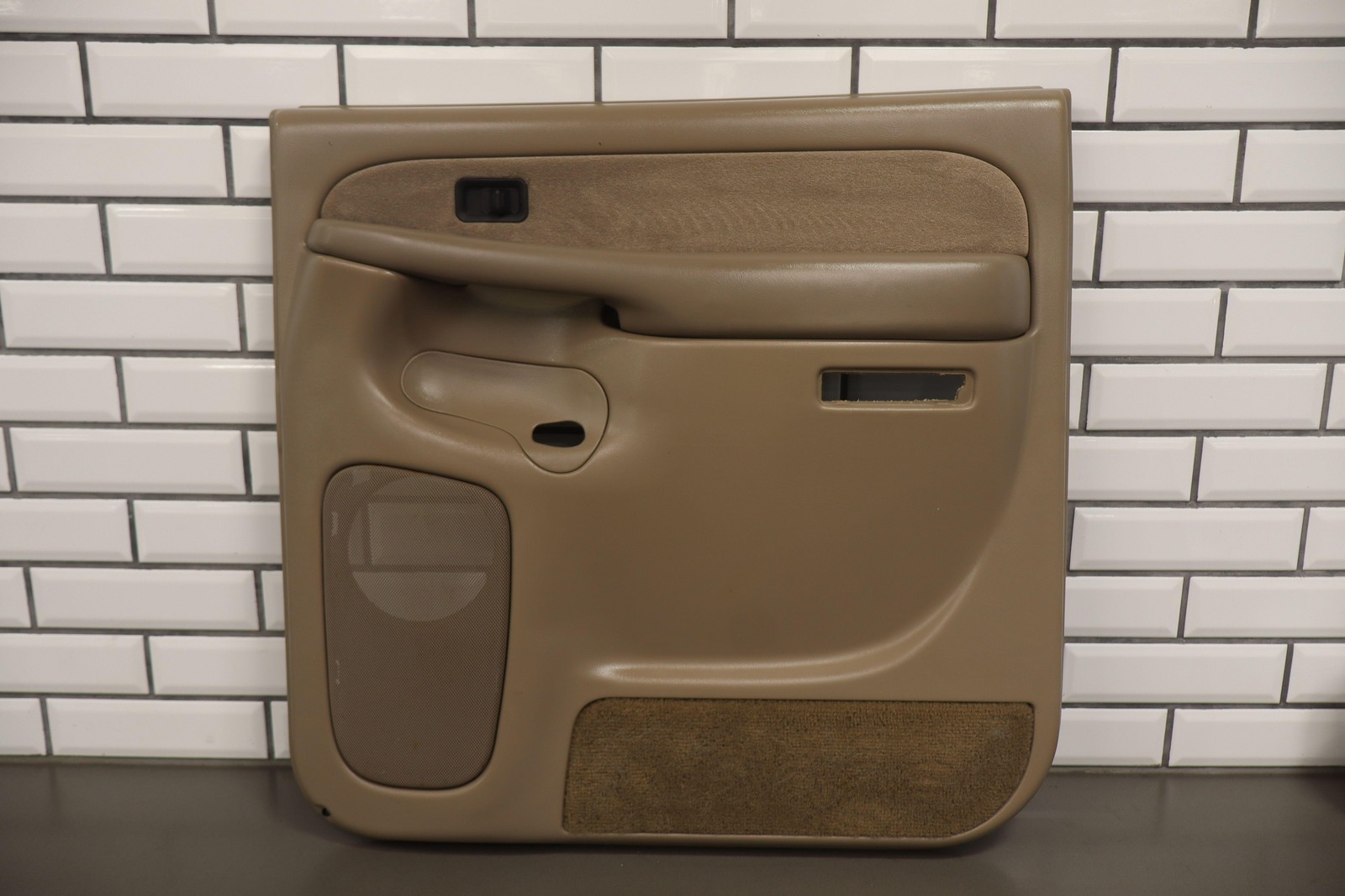 01-02 Chevy GMC 2500HD Crew Cab Right Rear Interior Door Panel Neutral 52D