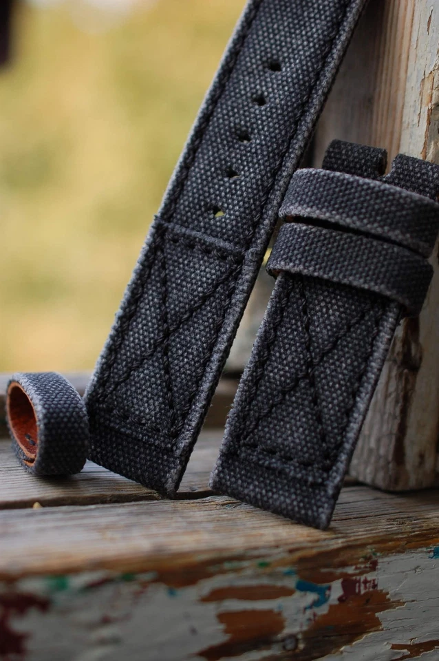 Correa de reloj de lona enrollada hecha a mano negra envejecida de 26 mm lista para usar *pagada en EE. UU. Foto 3 de 4