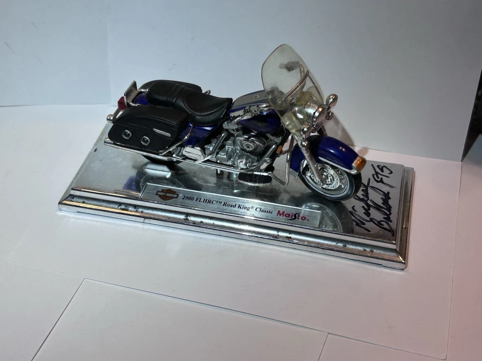 2000 FLHRC ROAD KING HARLEY DAVIDSON MAISTO 1:18 MODEL AUTOGRAPH MICHAEL BALLARD - Image 2 of 4