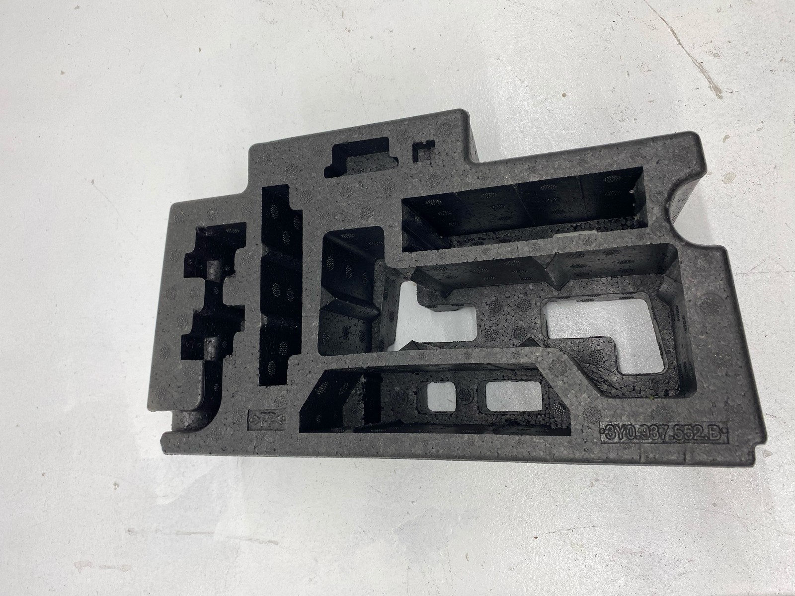 2010-2020 BENTLEY MULSANNE OEM REAR TRUNK FOAM RETAINOR HOLDER BRACKET SET OF 6