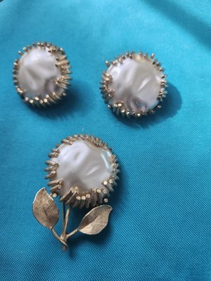 Vintage Signed Sarah Coventry ''Pearl Elegance'' Brooch &clip-on Earrings Set 1963