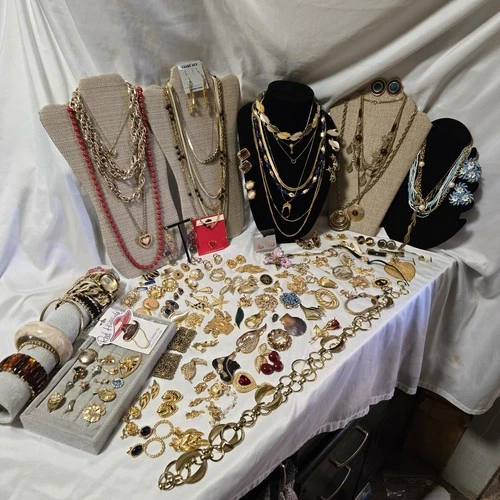 Vtg Lot 140 Pc Trifari Brooches Earrings Monet GF 925 Signed Unsign GOLD TONE