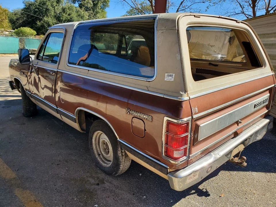 Dodge Ramcharger 1982 1987 OEM par de espejos retrovisores laterales con soportes y herrajes Foto 4 de 4