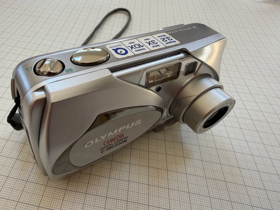 Olympus c-360 Digital Camera and Fujifilm 256mb XD card, photo 1 of 5