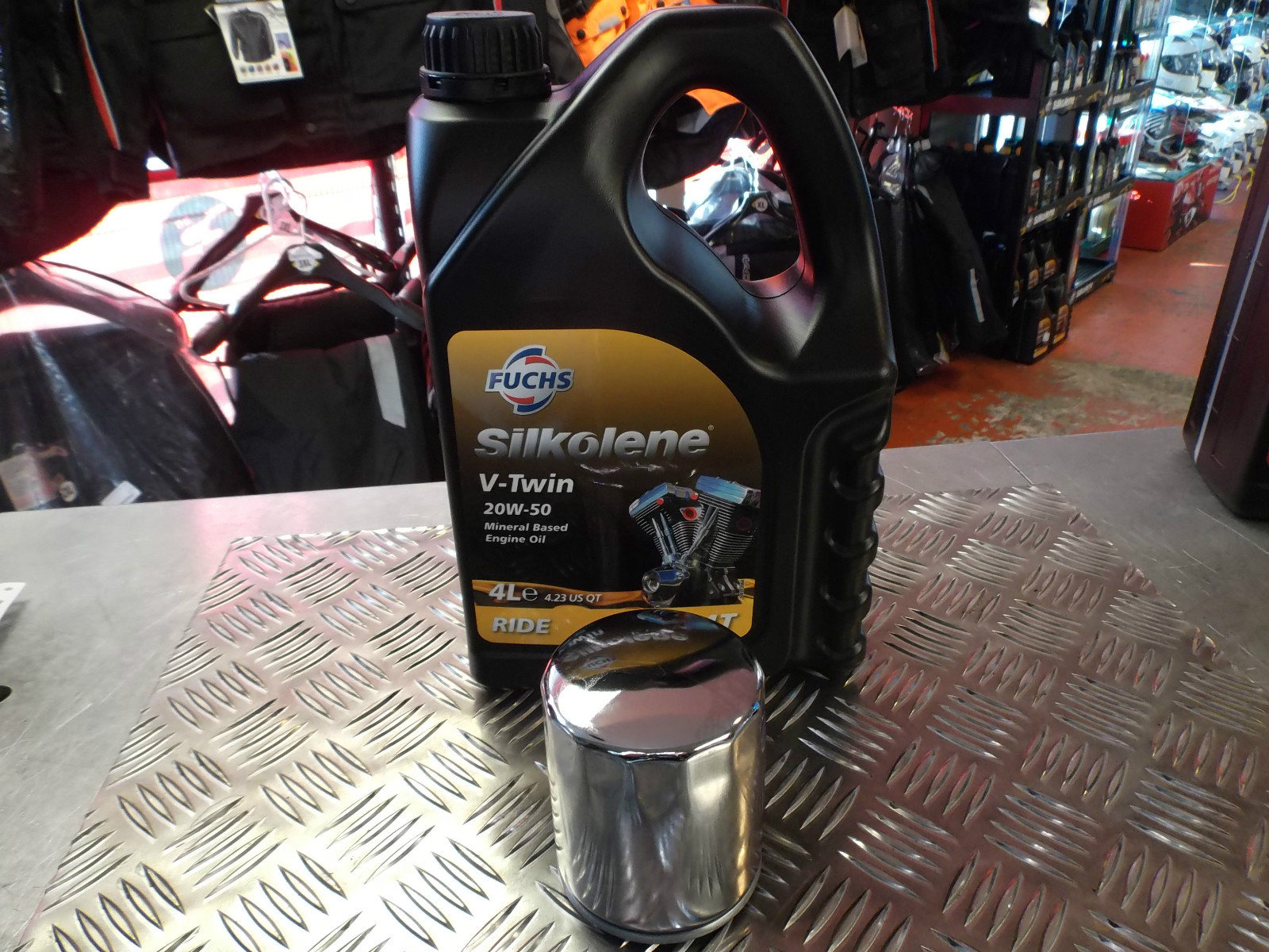 HARLEY DAVIDSON HD XL 883 SPORTSTER R 0203 OIL AND OIL FILTER KIT