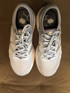 new balance 1080 Beige