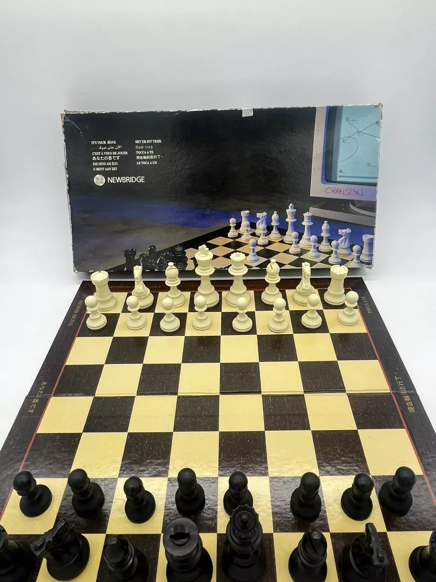 Vintage Newbridge Chess Set Made In Canada Weighted Felted Plastic w Box  3.75”