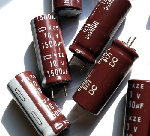 [5pcs] 1500uF 10v 105°C KZE Chemi-Con (JAPAN) Electrolytic Capacitor -ref:194 - Afbeelding 2 van 4