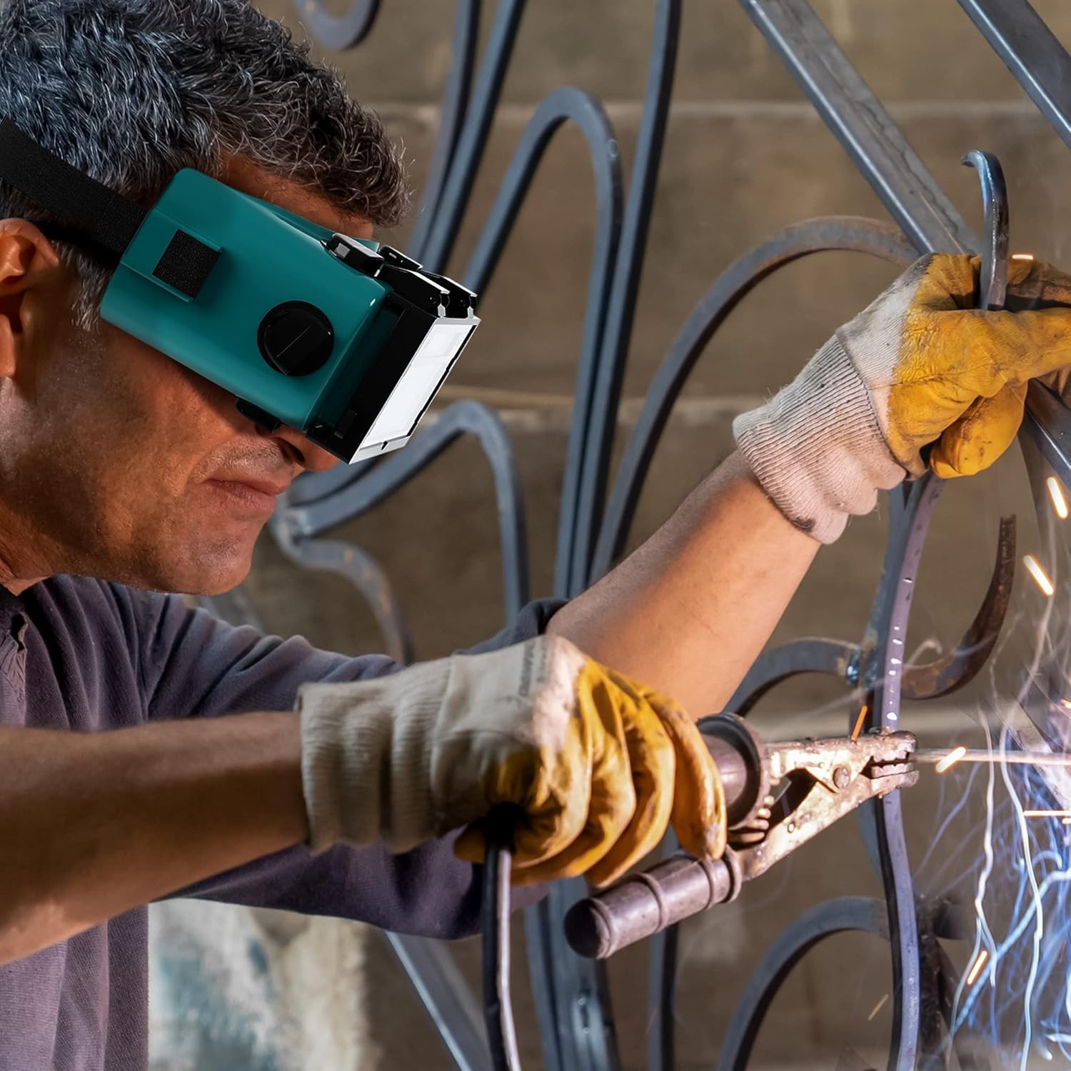 Eco-Friendly Auto Darkening Welding Goggles for Gas, MIG, TIG - Maximize Safety