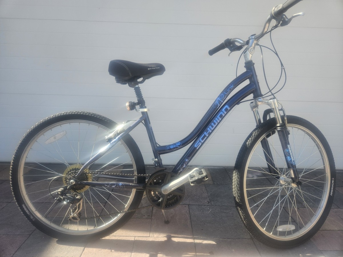 schwinn discover 700c hybrid bicycle 2 Great for commuting and neighborhood rides Mountain Bike Schwinn Discover 700c