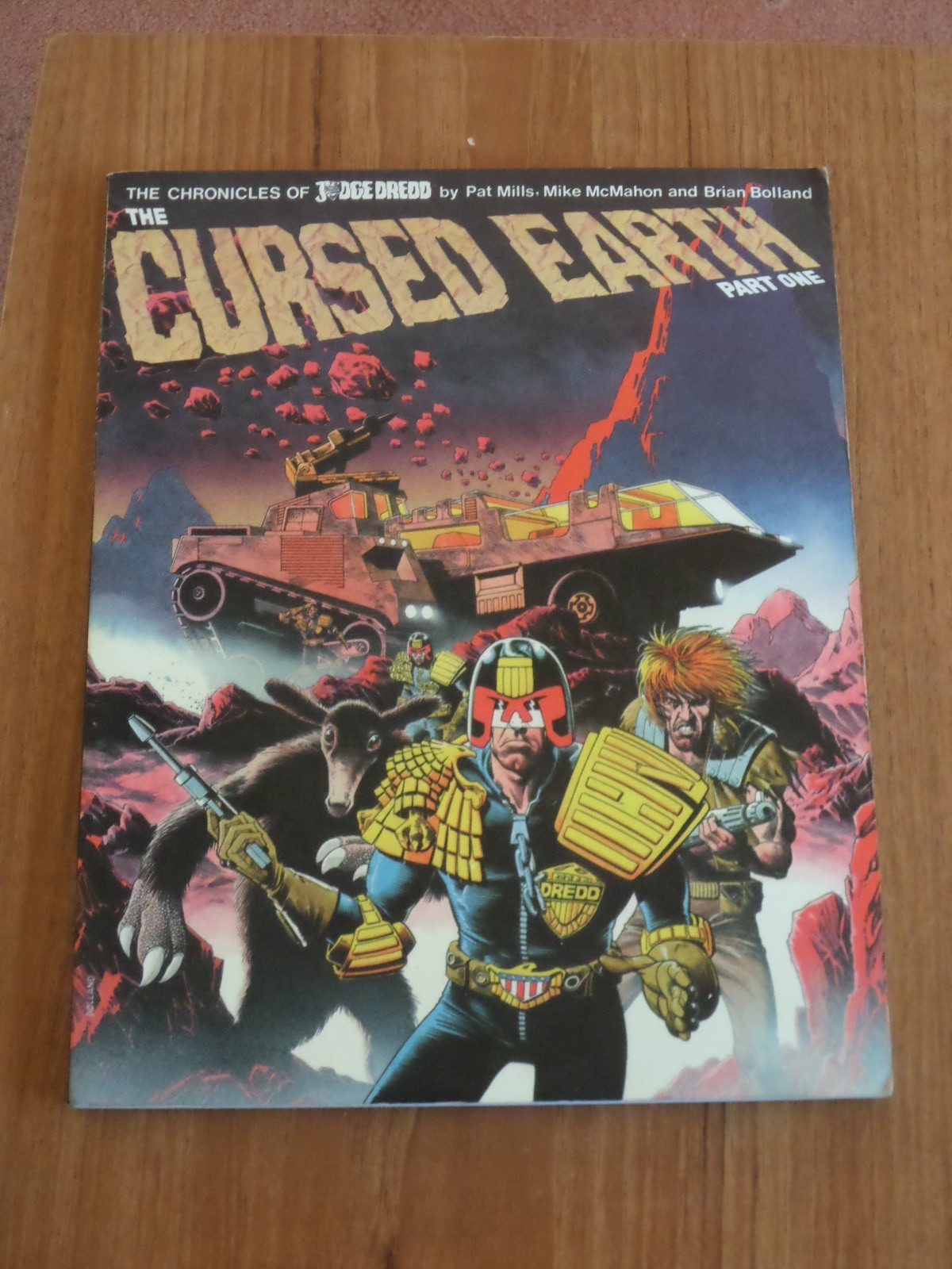 JUDGE DREDD THE CURSED EARTH PART 1 PBK 1981 VERY GOOD COND FREE POSTAGE