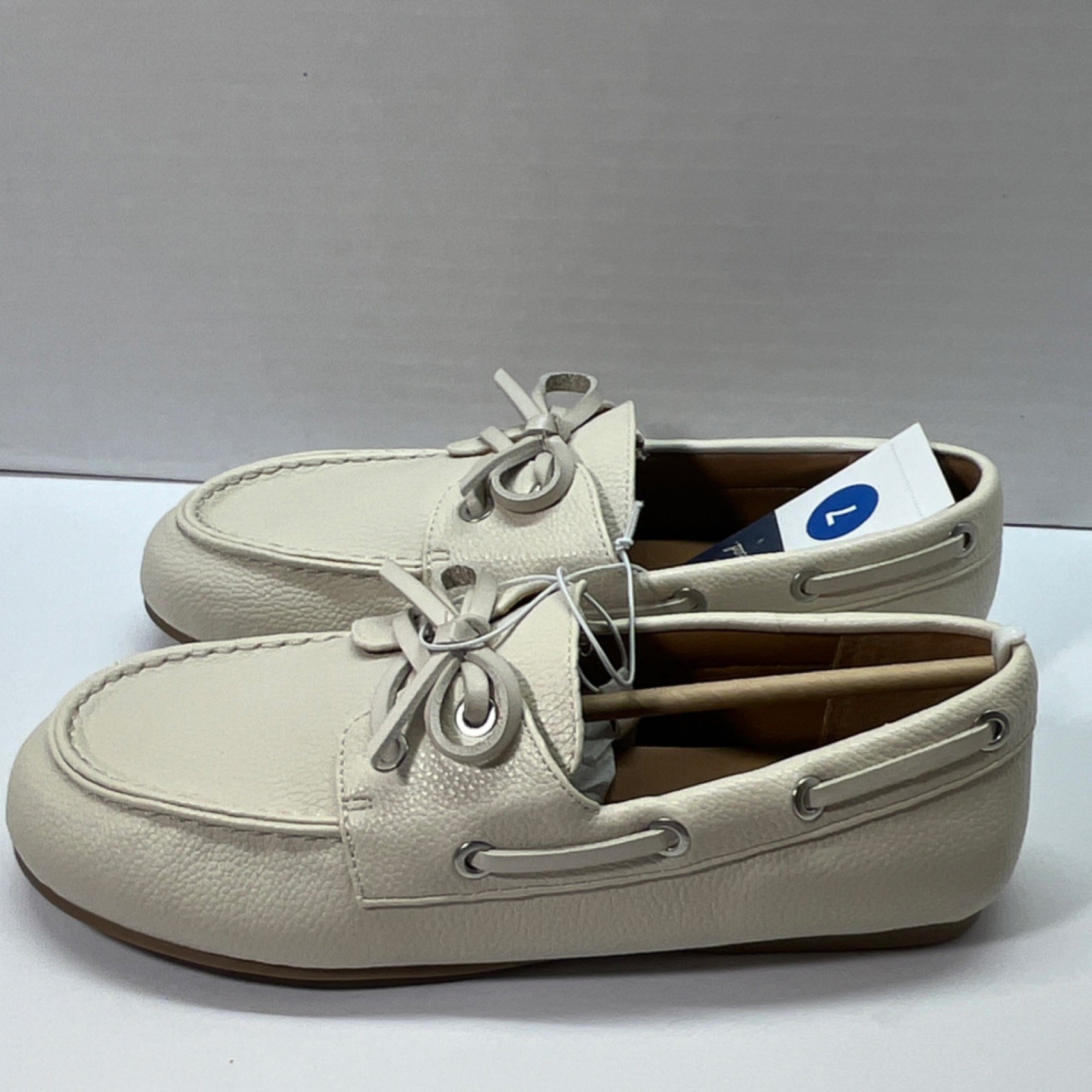 NWB Universal Thread Midge Flats Off White Memory Foam Slip On Women's  Sz 7 thumbnail 4