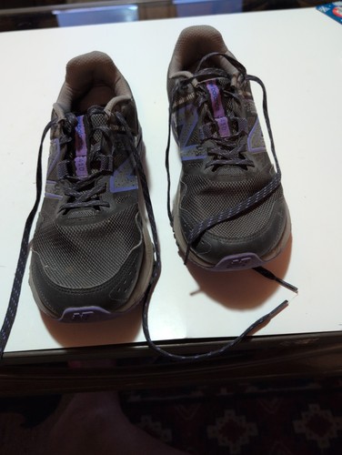 New Balance Unisex 410 V8 Trail Running Shoe Sizes W9 M7.5 Shoes In Good Cond.