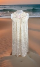 Vintage Lorraine Pink Nylon Lace Embroidered Rare Design Nightgown Size Medium