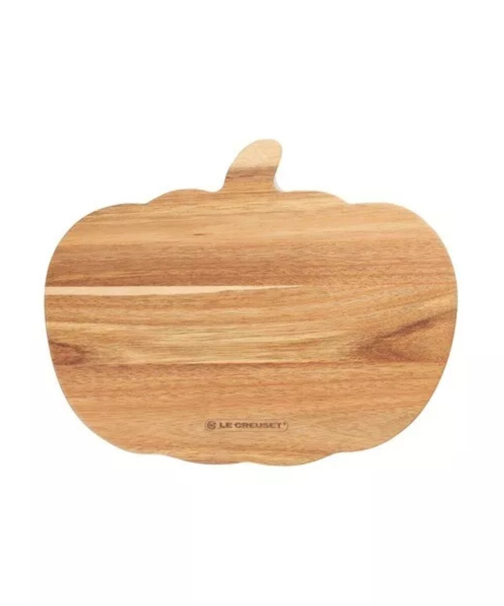 LE CREUSET ACACIA WOODEN PUMPKIN TRAY SERVING CUTTING BOARD