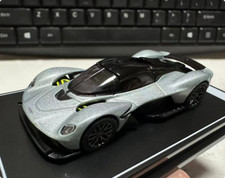Tarjeta nueva Postercars 1:64 Aston Martin Valkyrie modelo diecast coche neumáticos de goma