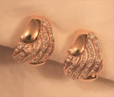 Classy Curved Openwork Swirls Rhinestone Studded Goldtone CLIP Earrings