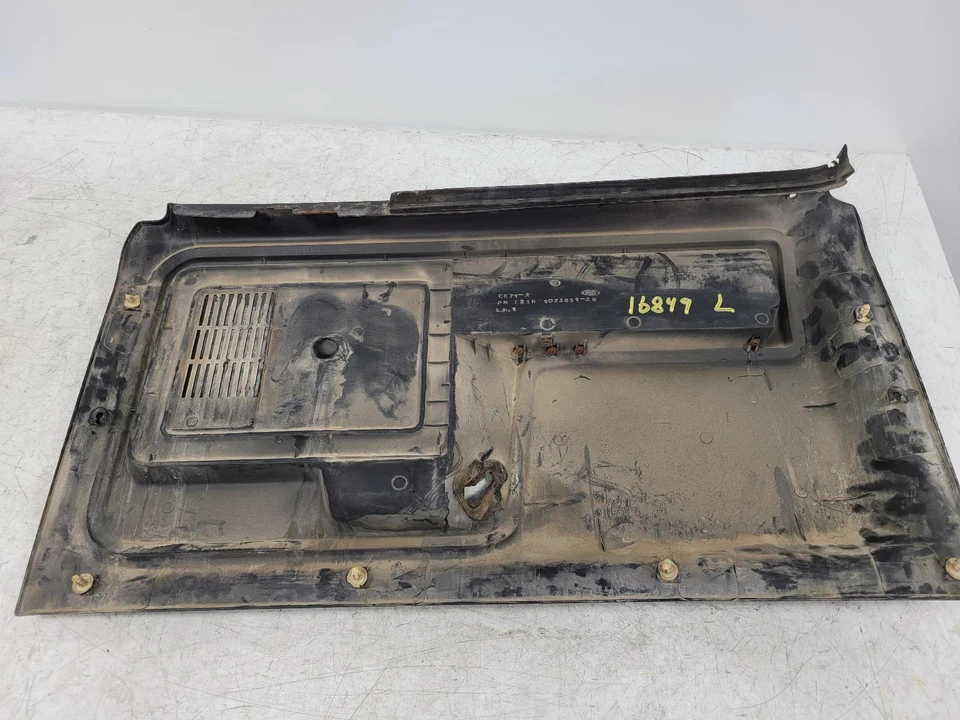 1982 FORD F350 PICKUP LEFT FRONT DOOR TRIM PANEL; PART NUMBER E2TB-10233891 AW Foto 2 de 4