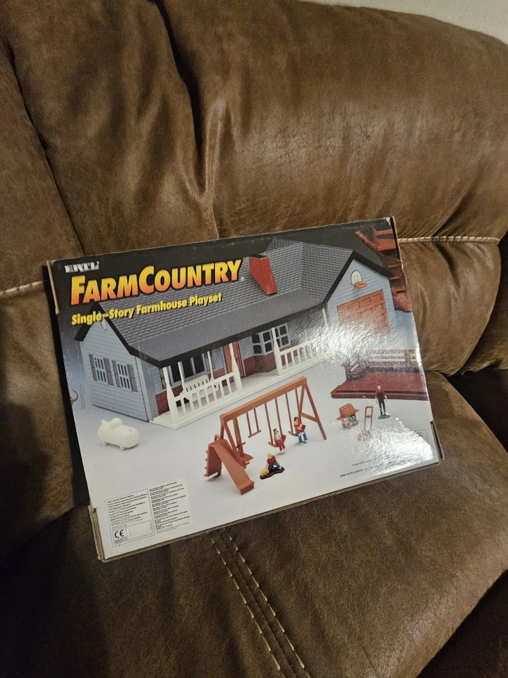 1/64 Ertl Farm Country Farm House Set Single Story Brand New  - Image 4 of 4