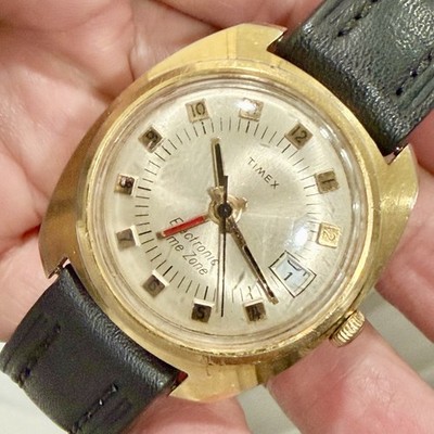 Vintage TIMEX Electronic Time Zone Quartz Dual Hour Men's Watch NEWLY SERVICED!