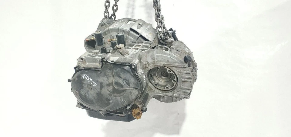 2003 Volkswagen Eurovan OEM Automatic Transmission 4 Speed 2.8L FWD EQJ - Image 4 of 4