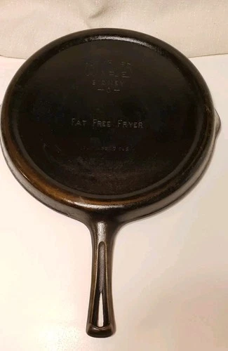 Wagner Ware Sydney 0 Fat Free Fryer 1102 A. Wagner Cast Iron Griddle . 11-1/8"