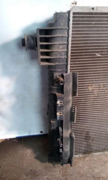 08-10 Radiador para camioneta Ford F250SD F350SD Foto 4 de 4